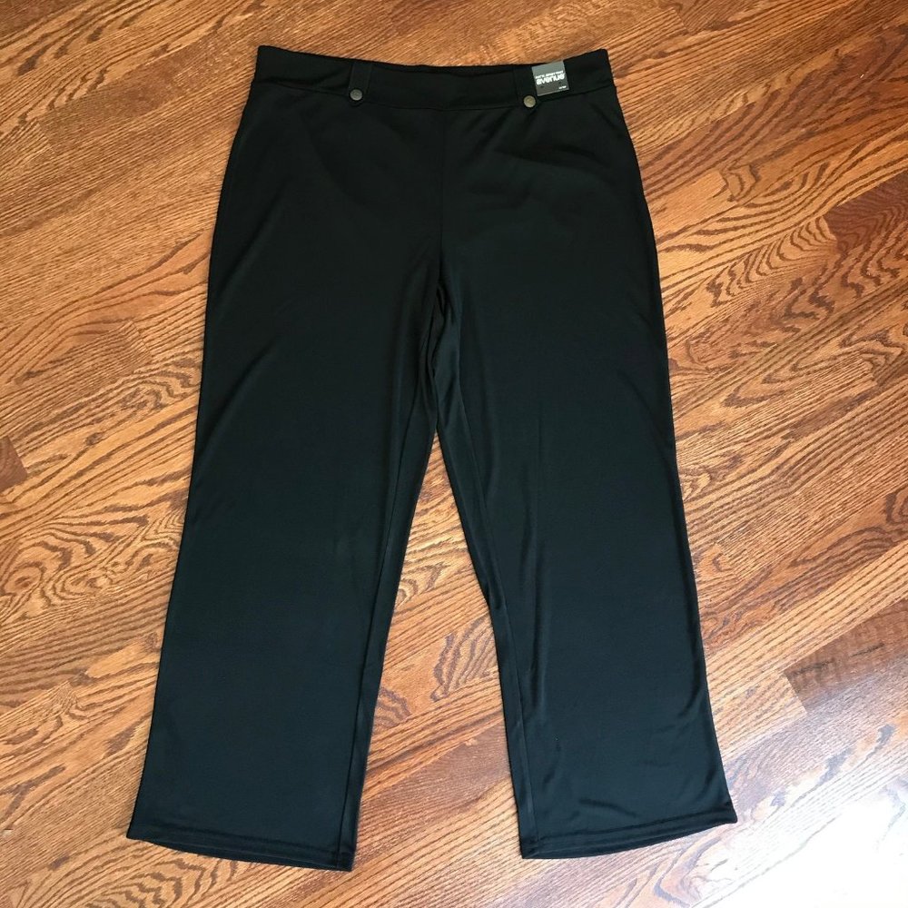 Women Petit AVENUE Pull on Pant Matte Jersey NWT Size 14/16 Petit Color Black
